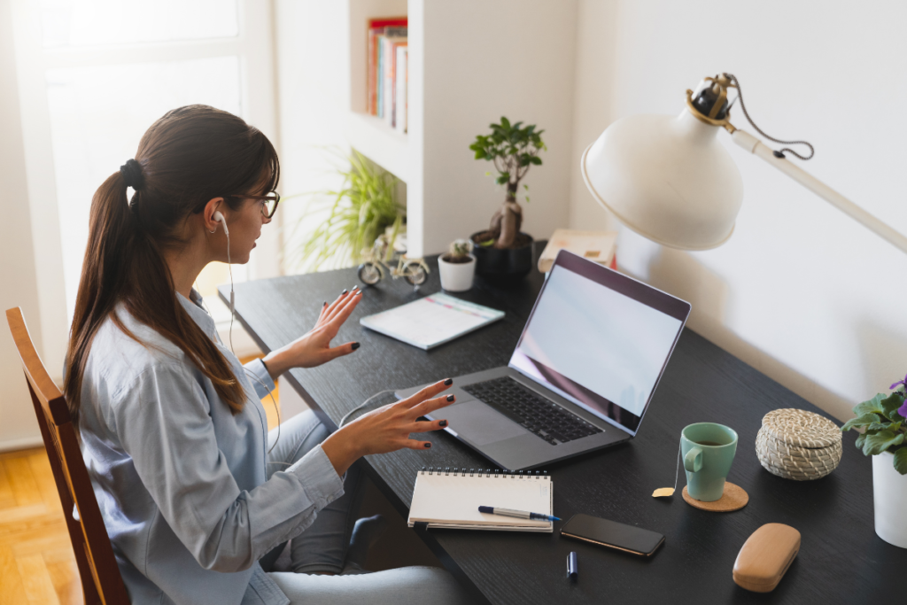 Vantagens e Desvantagens do Trabalho Remoto na Carreira